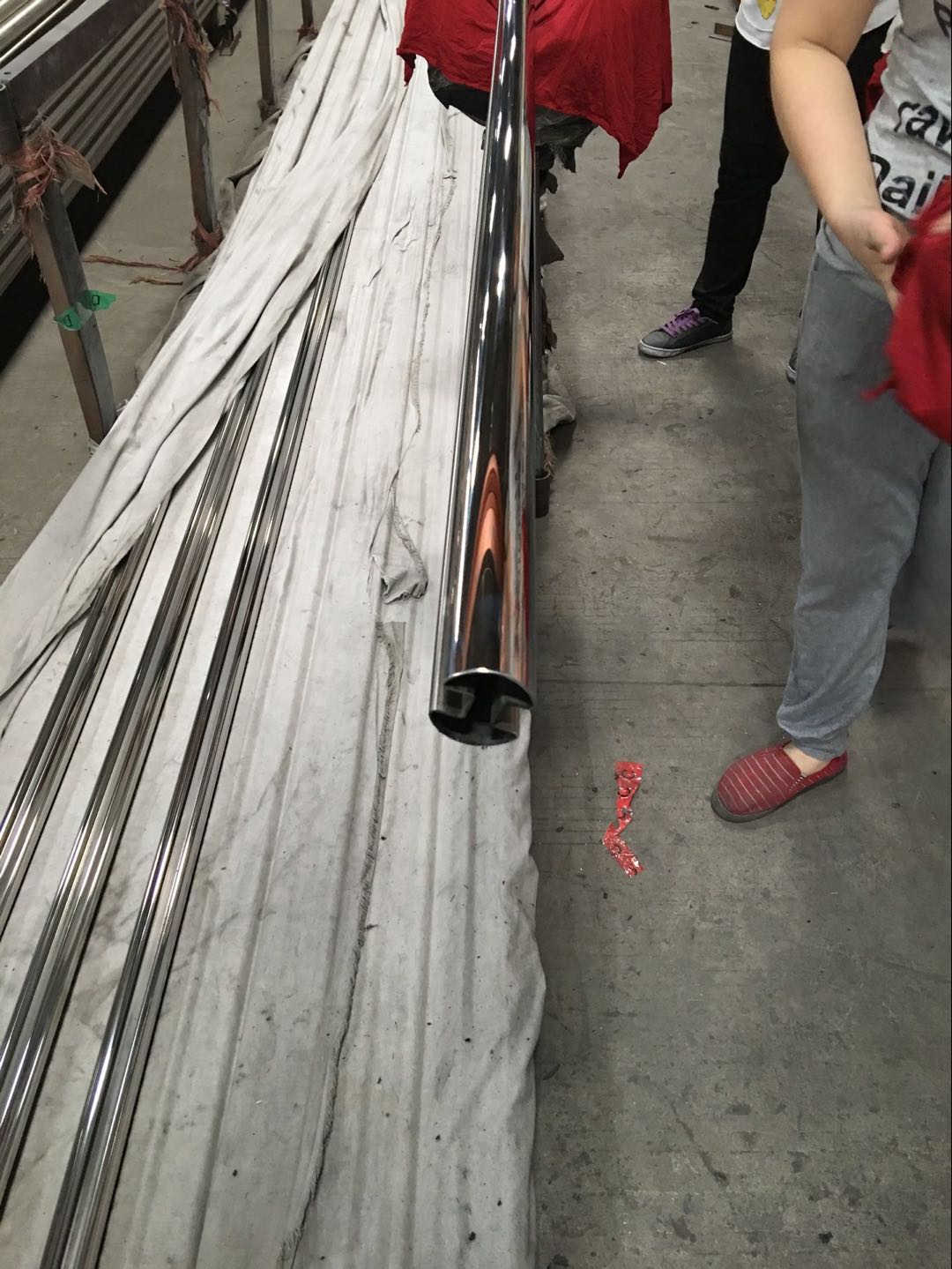 专业买球网镜面圆管双槽管2.jpg
